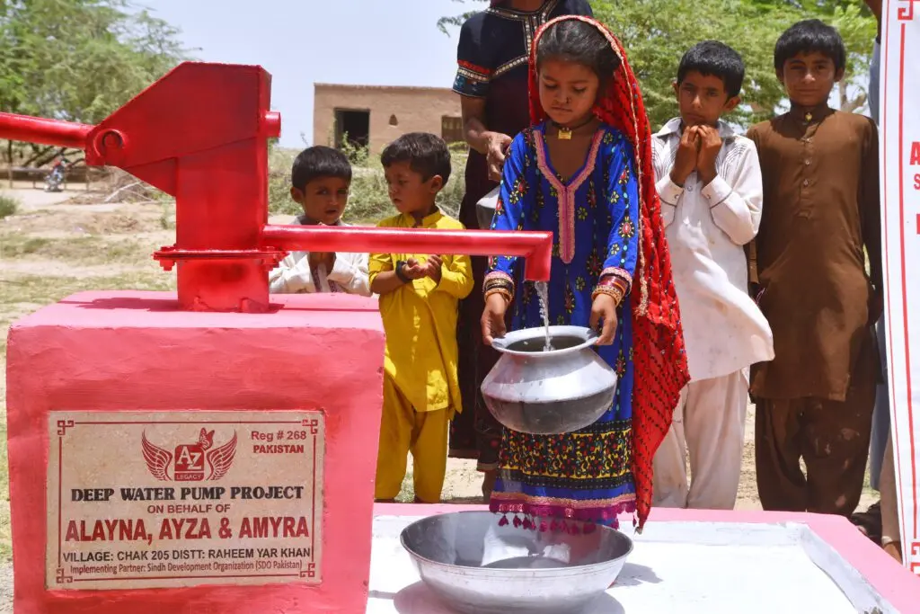 Sindh Development Organization (SDO) NGO water pump project in Chak 205, Rahim Yar Khan, Pakistan, serving children